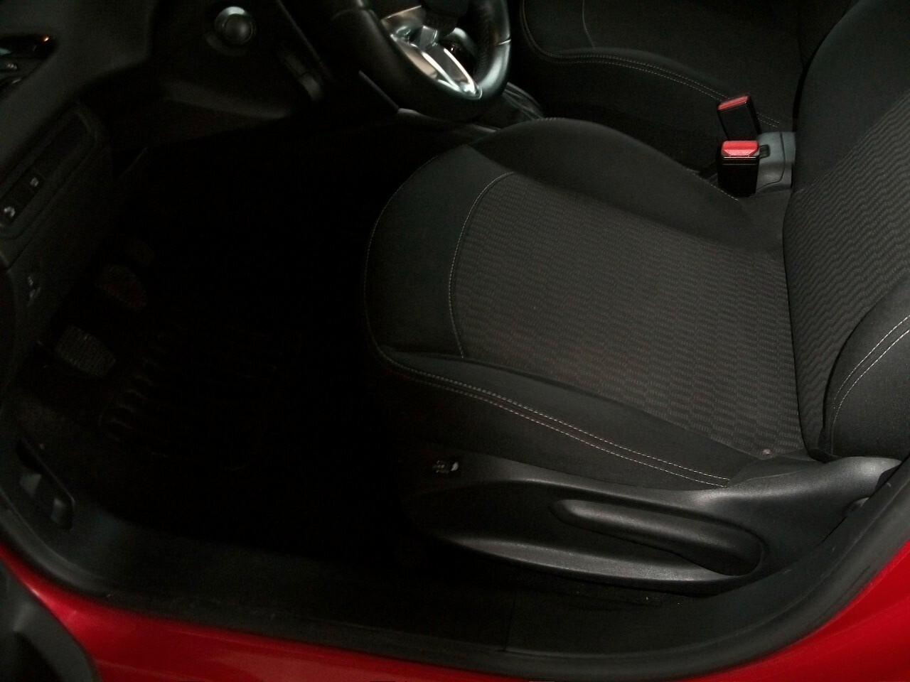 Peugeot 208 PureTech 82 5 porte Active riferimento fp836 CC 1199 EURO 06 KM 62940 TALIANDATI CON NAVI E SEDILI RISCALDATI GARANZIA UN ANNO SI NEOPATENTATI