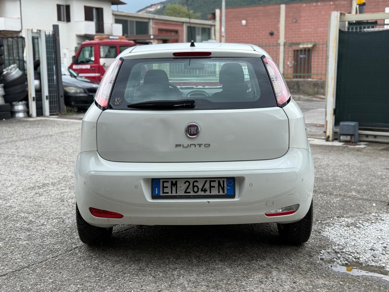 Fiat Grande Punto 1.4 5 porte benz gpl km 265 mila anno 2012