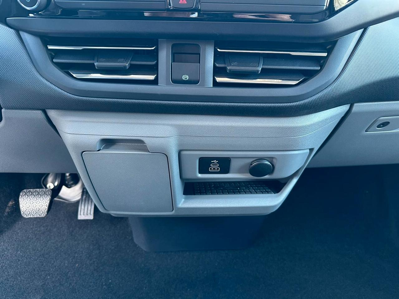 Ford Tourneo Custom TITANIUM