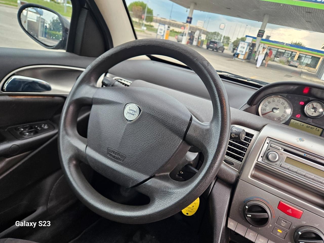 Lancia Ypsilon 1.3 MJT 75 CV Passion