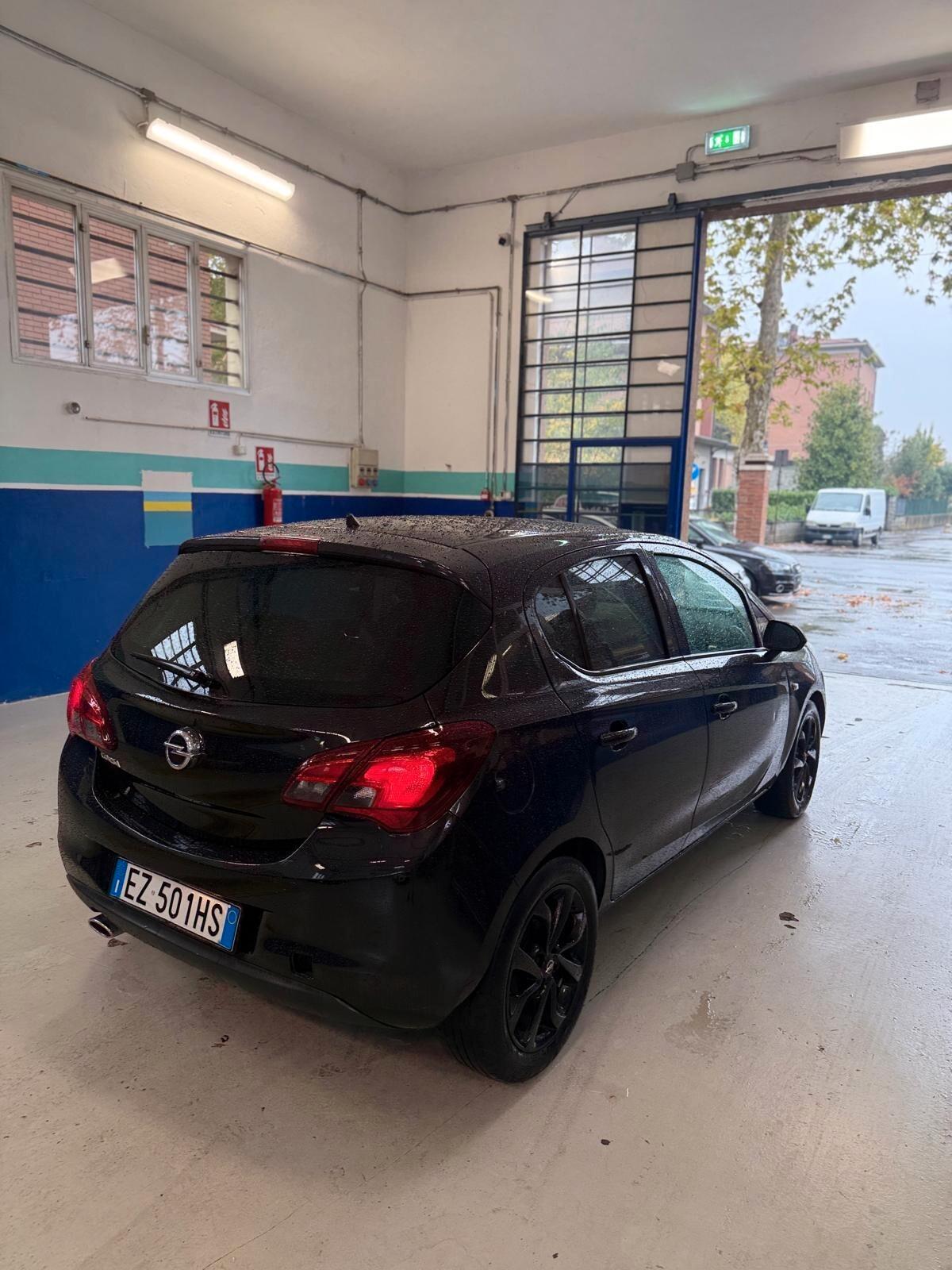 Opel Corsa 1.4 16V 3 porte b-color