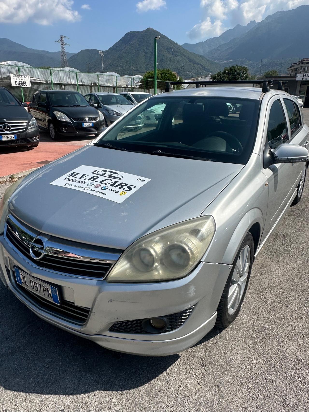 Opel Astra 1.6 T 16V 5 porte Cosmo