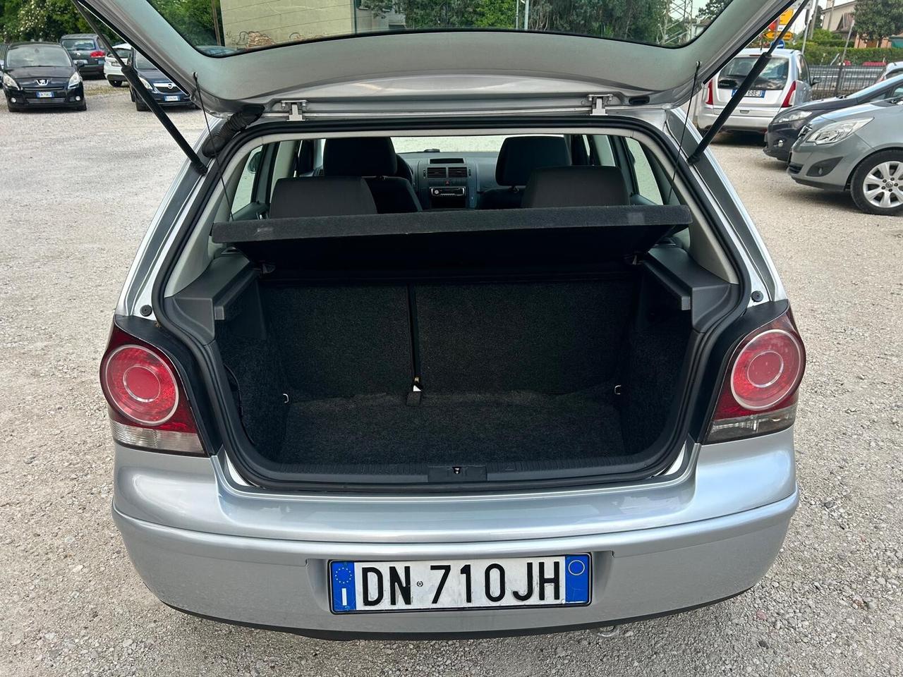 VOLKSWAGEN POLO 1.4 80CV 5PORTE OK NEOPATENTATI