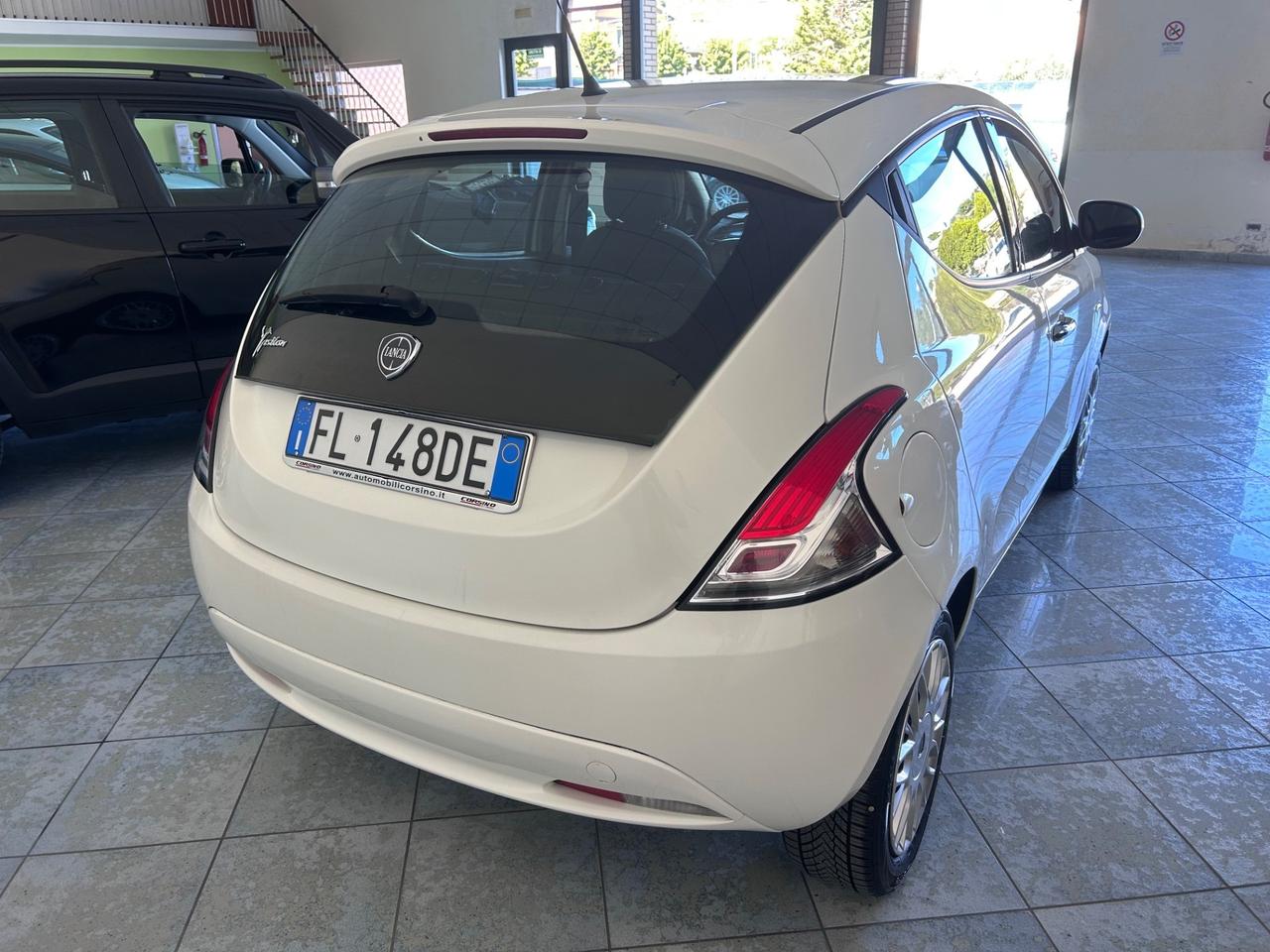 Lancia Ypsilon 1.2 69 CV 5 porte GPL Ecochic Silver