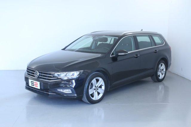 VOLKSWAGEN Passat Variant 2.0 TDI SCR EVO DSG Business Fari LED