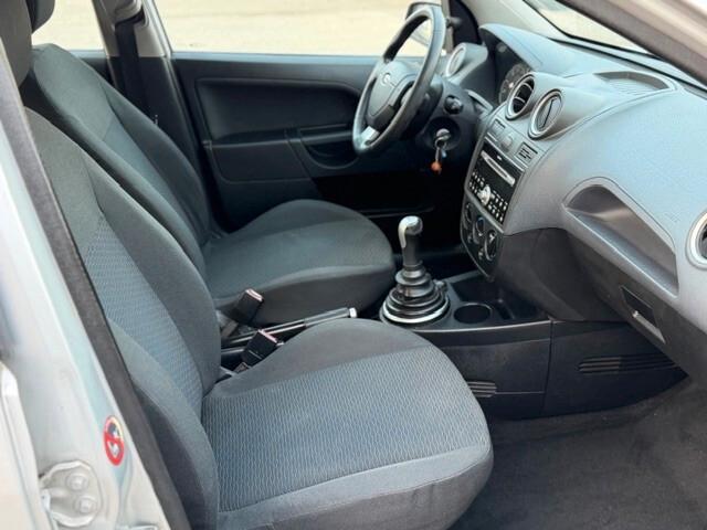 Ford Fiesta 1.4 16V 5p. Ghia Euro 4 adatta a neopatentati
