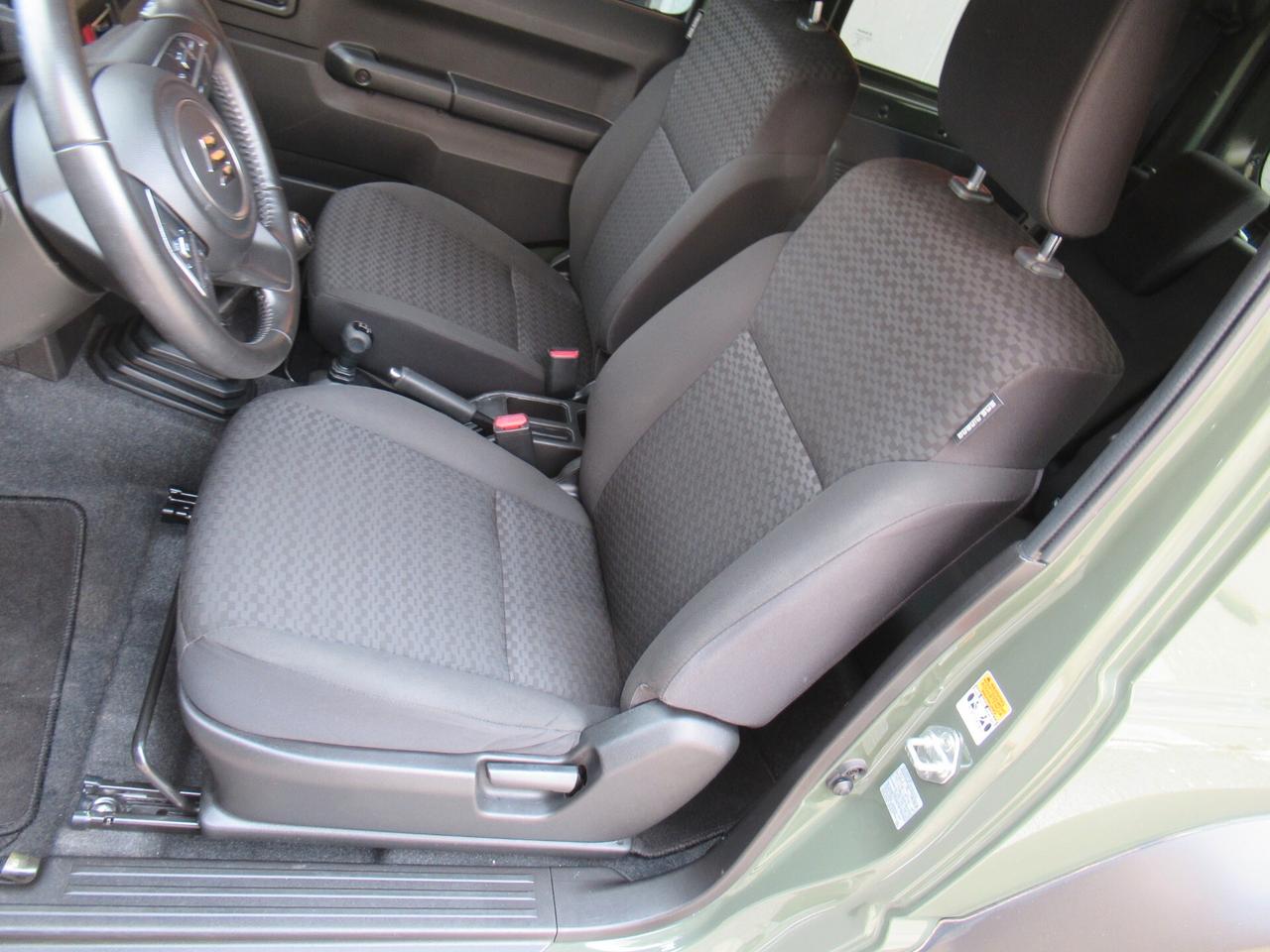 Suzuki Jimny 1.5 5MT Top