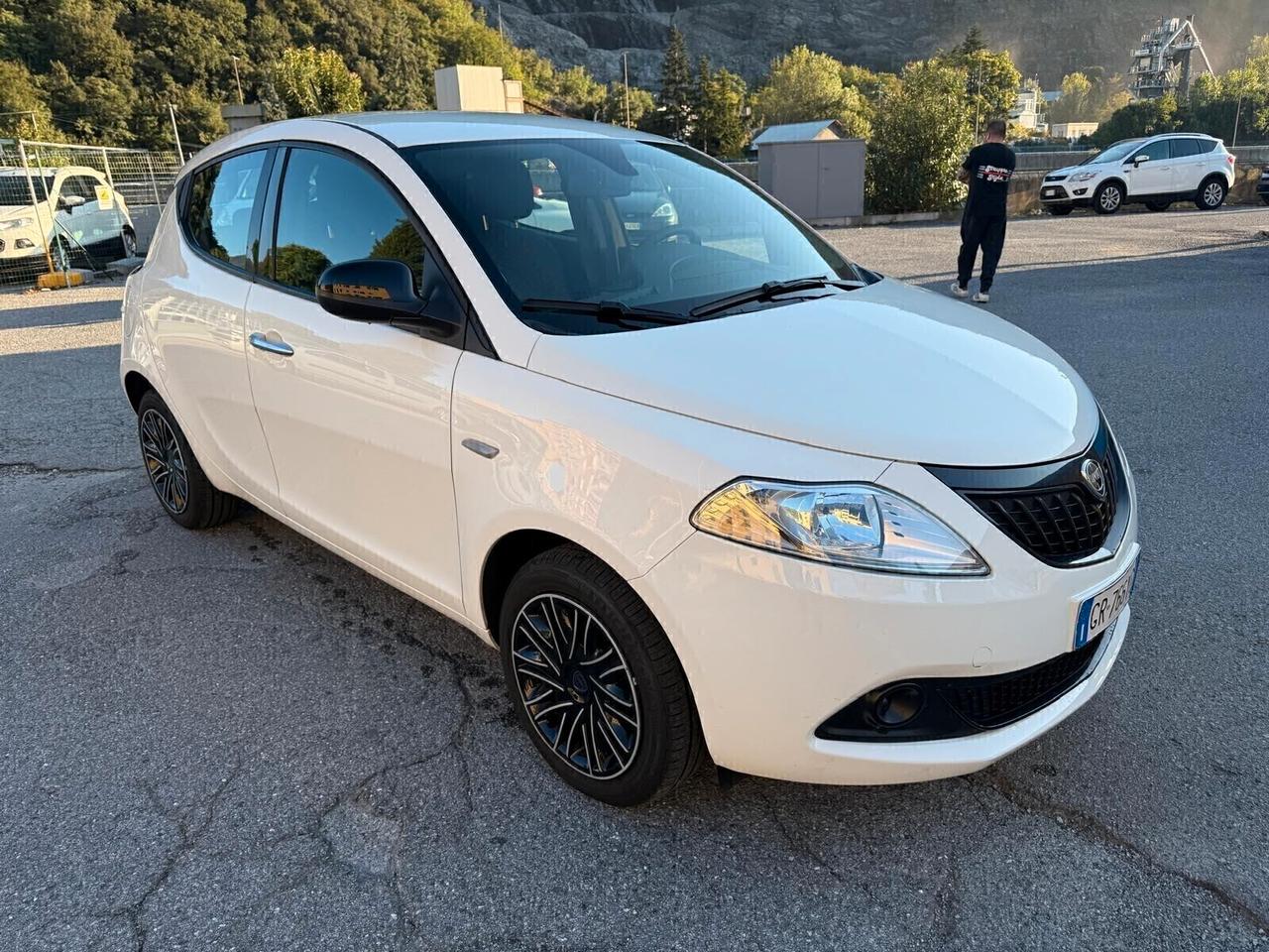 Lancia Ypsilon 1.0 FireFly 5 porte S&S Hybrid Gold Plus