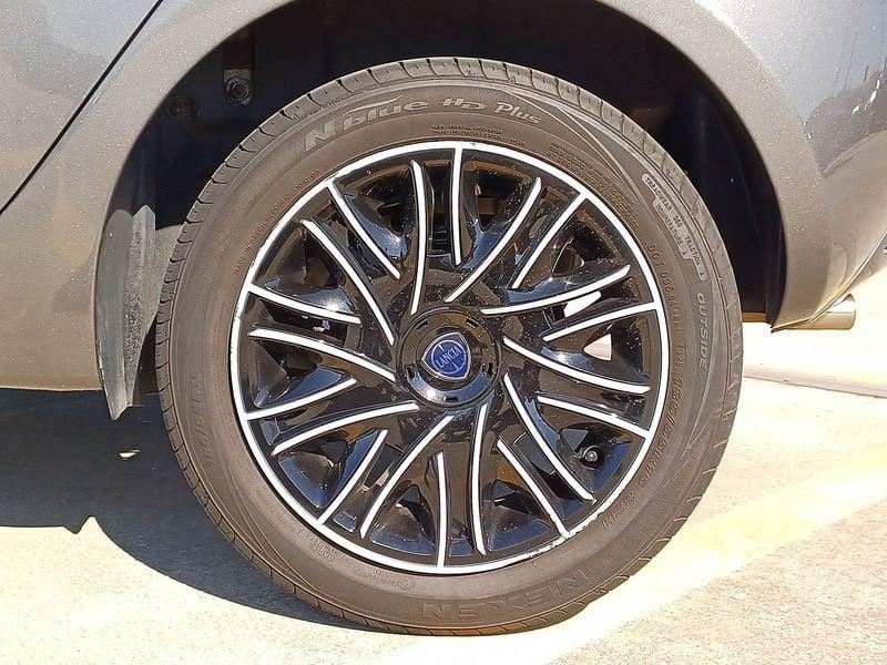 Lancia Ypsilon 1.0 firefly hybrid Gold s&s 70cv 5p.ti