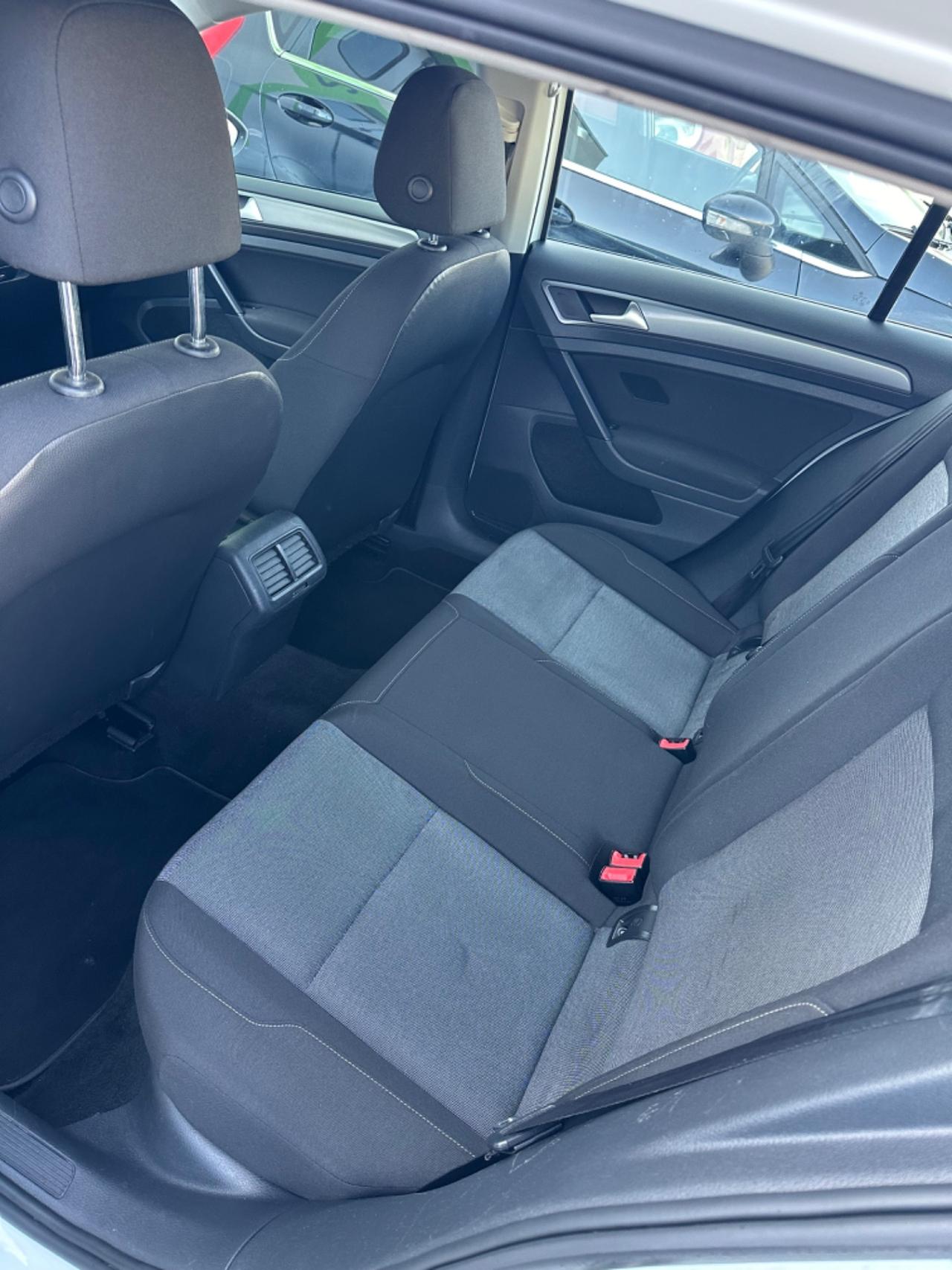 Volkswagen Golf 1.6 TDI 5p. Highline BlueMotion Technology