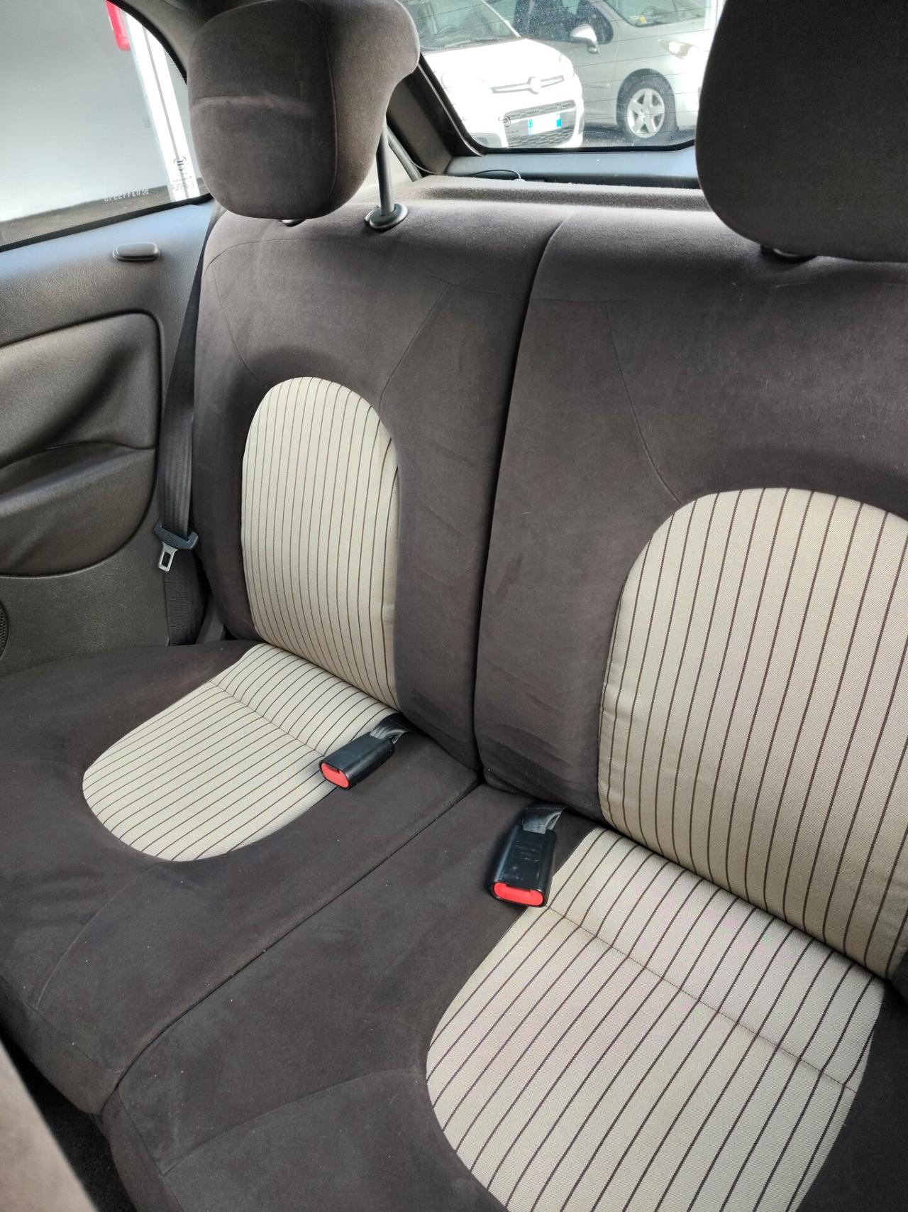 Lancia Ypsilon 1.3 MJT 75 CV Platino