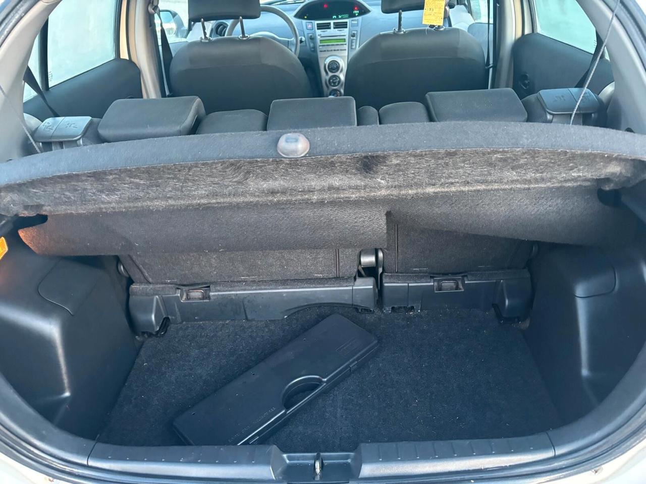 Toyota Yaris 1.0 5 porte Sol UNICO PROPRIETARIO TAGLIANDATA TOYOTA UNICO PROPRIETARIO