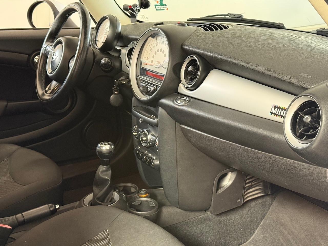 Mini Mini 1.6 16V One (72kW)