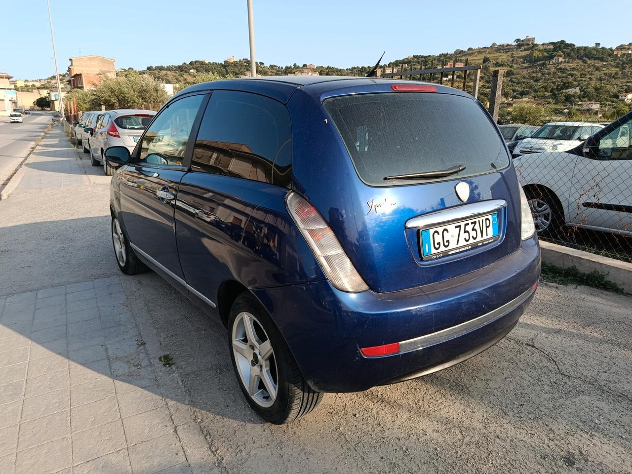 Lancia Ypsilon 1.3 MJT 75 CV Argento