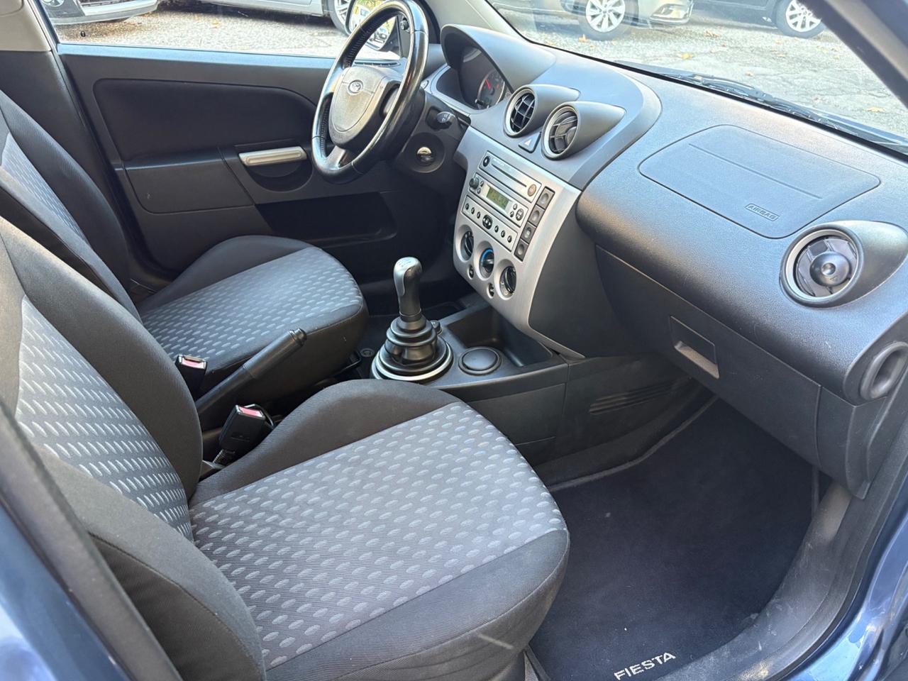 Ford Fiesta 1.4 16V 5p. Ghia