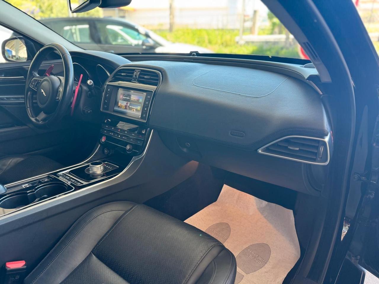 Jaguar XE 2.0 D Turbo 180CV aut. Portfolio