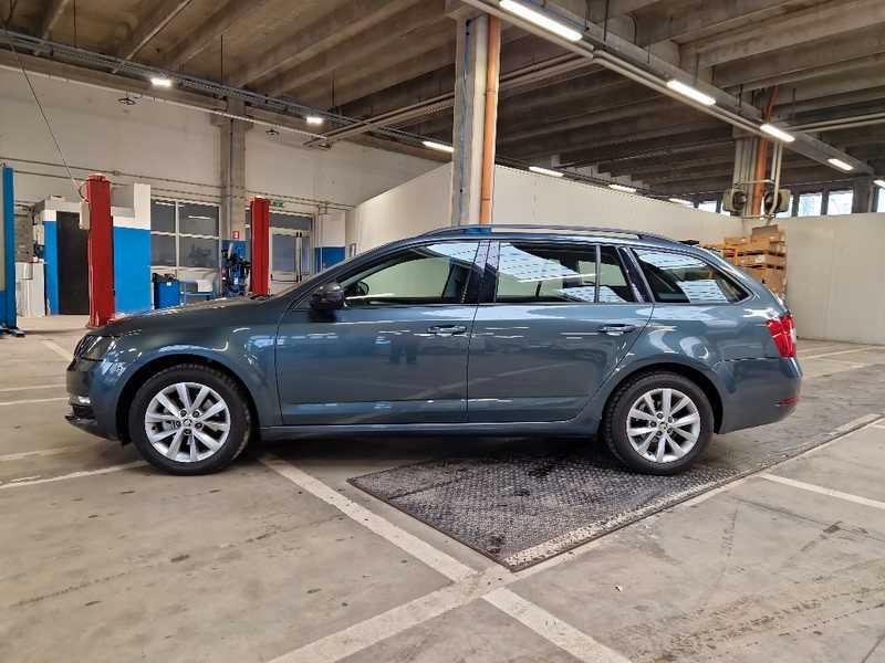 SKODA OCTAVIA WAGON 2.0 TDI EXECUTIVE DSG