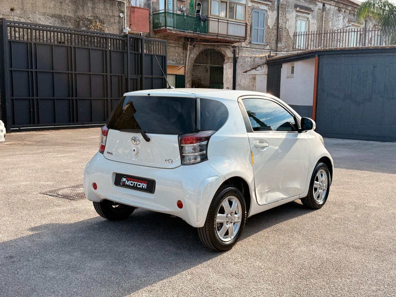 Toyota iQ 1.0