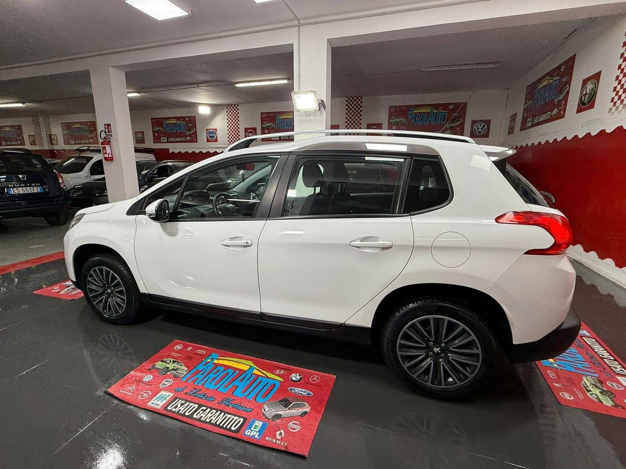Peugeot 2008 1.2 82cv PureTech Allure - 2016