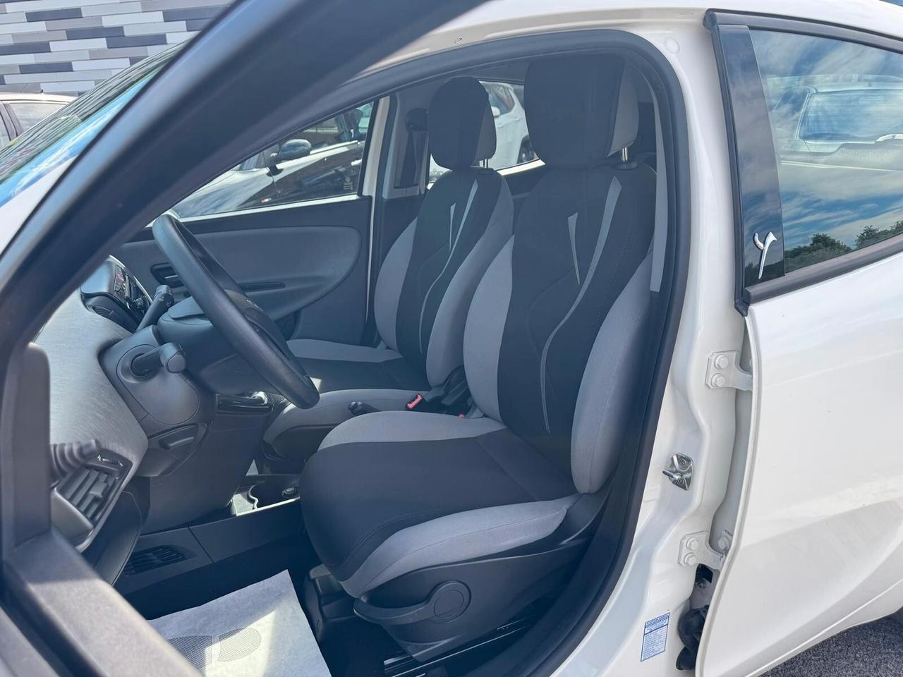 Lancia Ypsilon 1.2 BENZINA 69CV S&S SILVER 2012