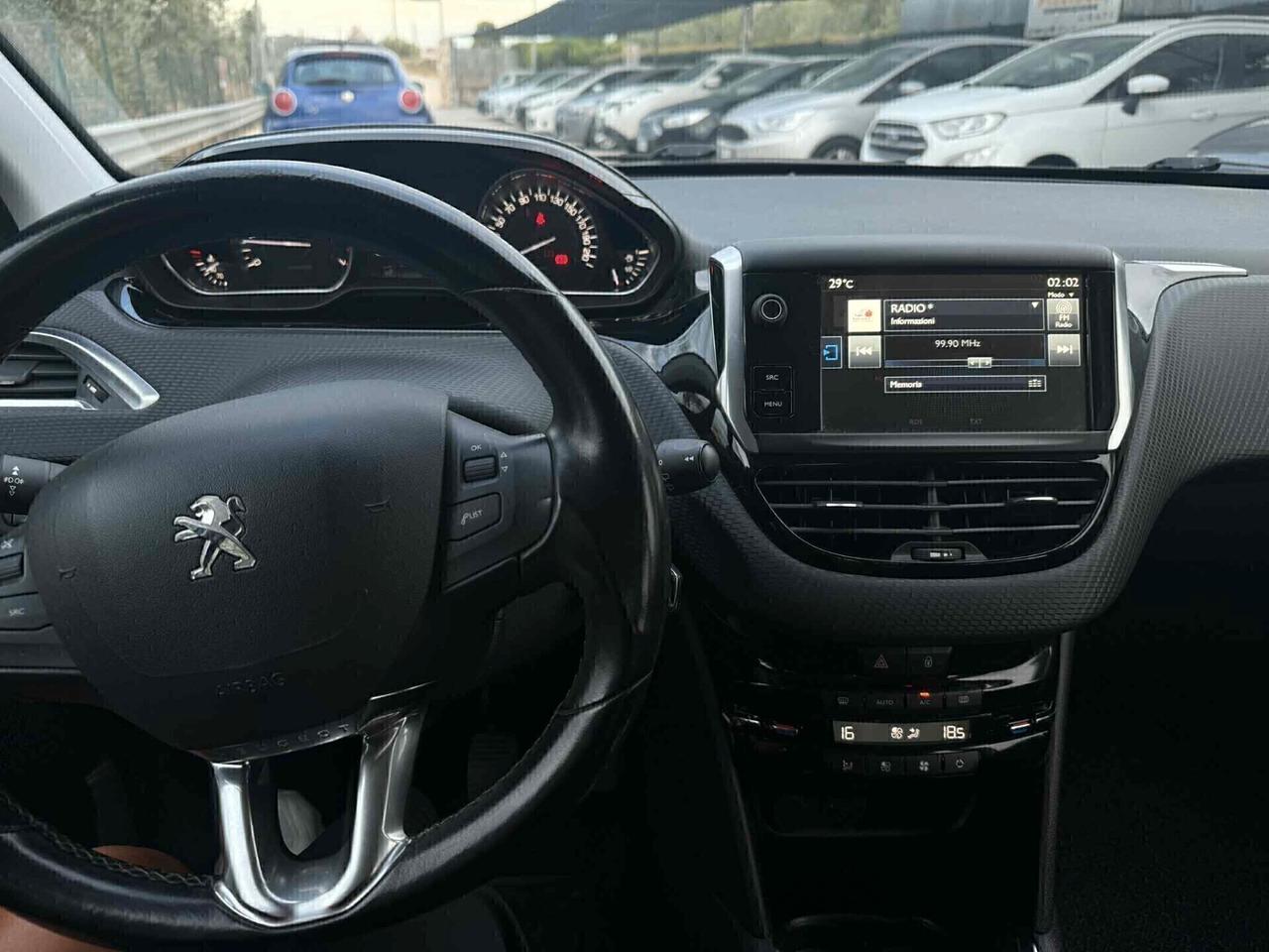 Peugeot 208 PureTech Allure 1.2 BENZINA 2015.