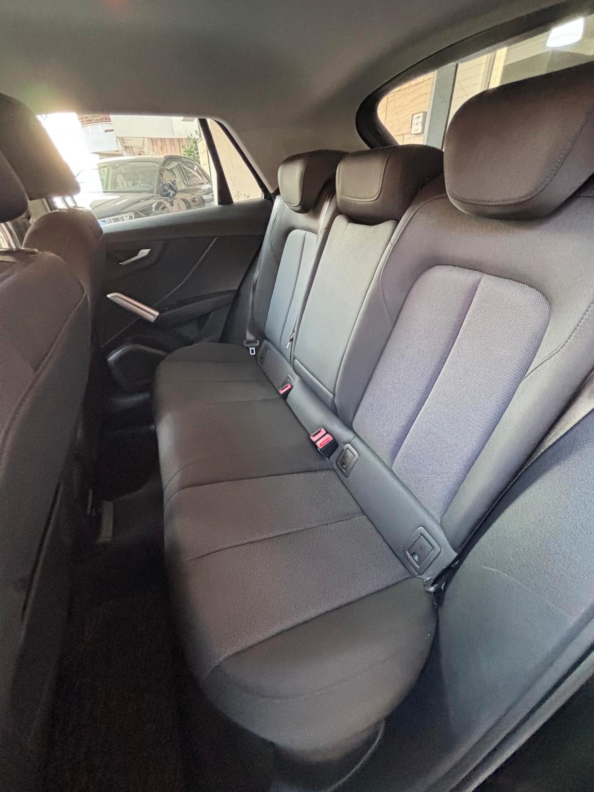 Audi Q2 35 TDI S tronic Business