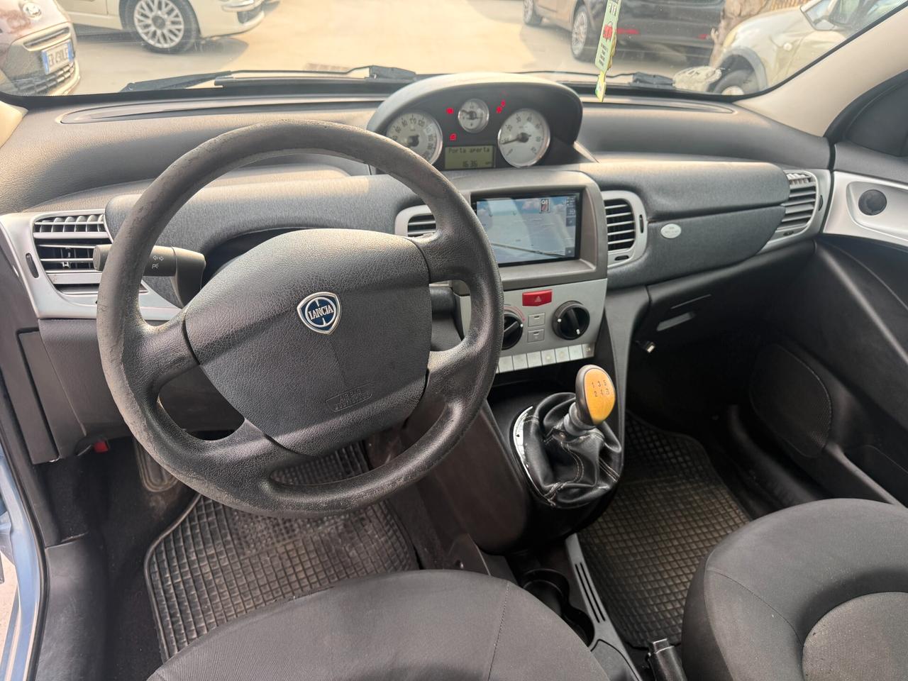 LANCIA YPSILON 2011 1.2 BENZINA/GPL 69 CV