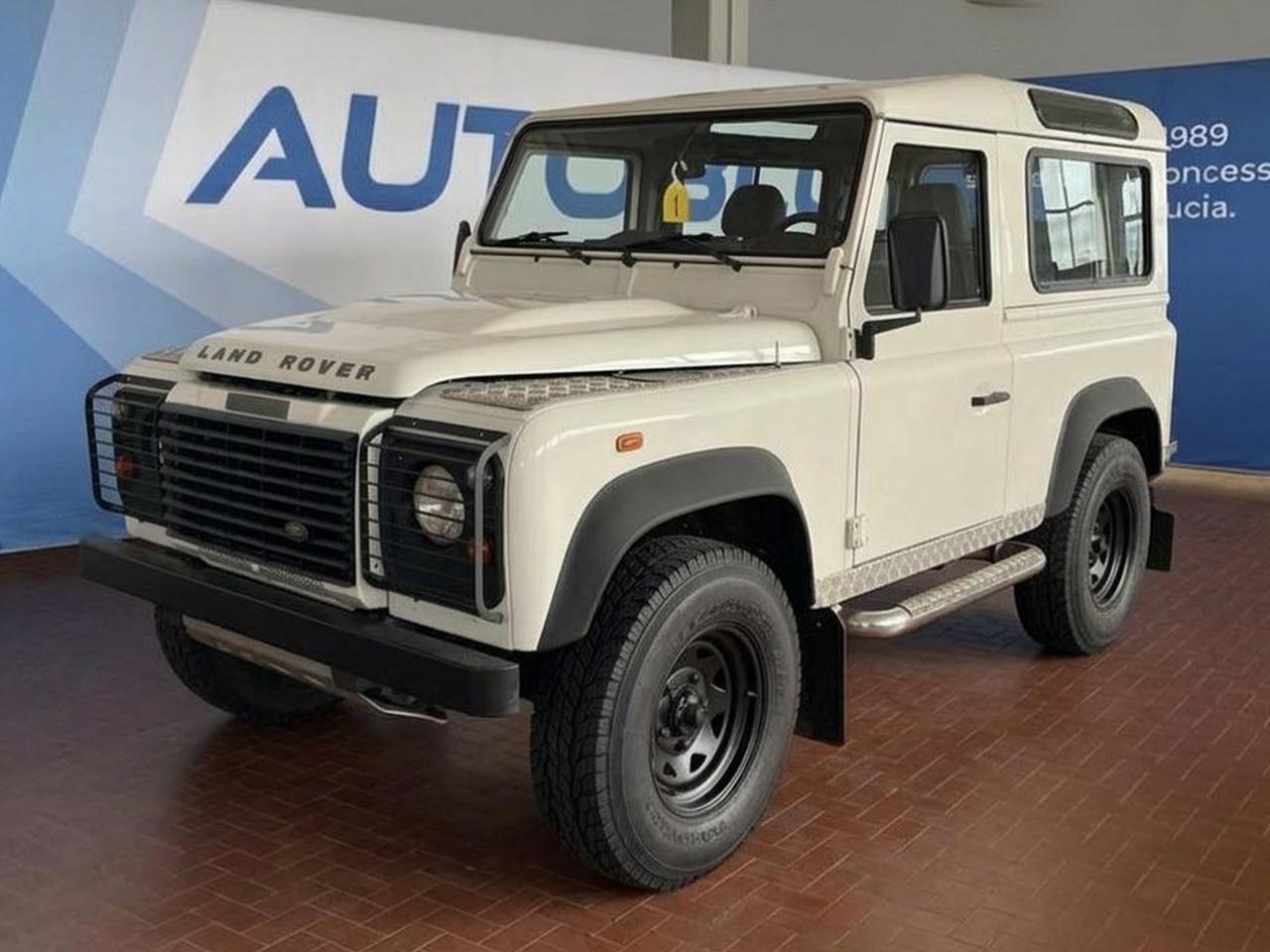 Land Rover Defender 2.4 td se sw