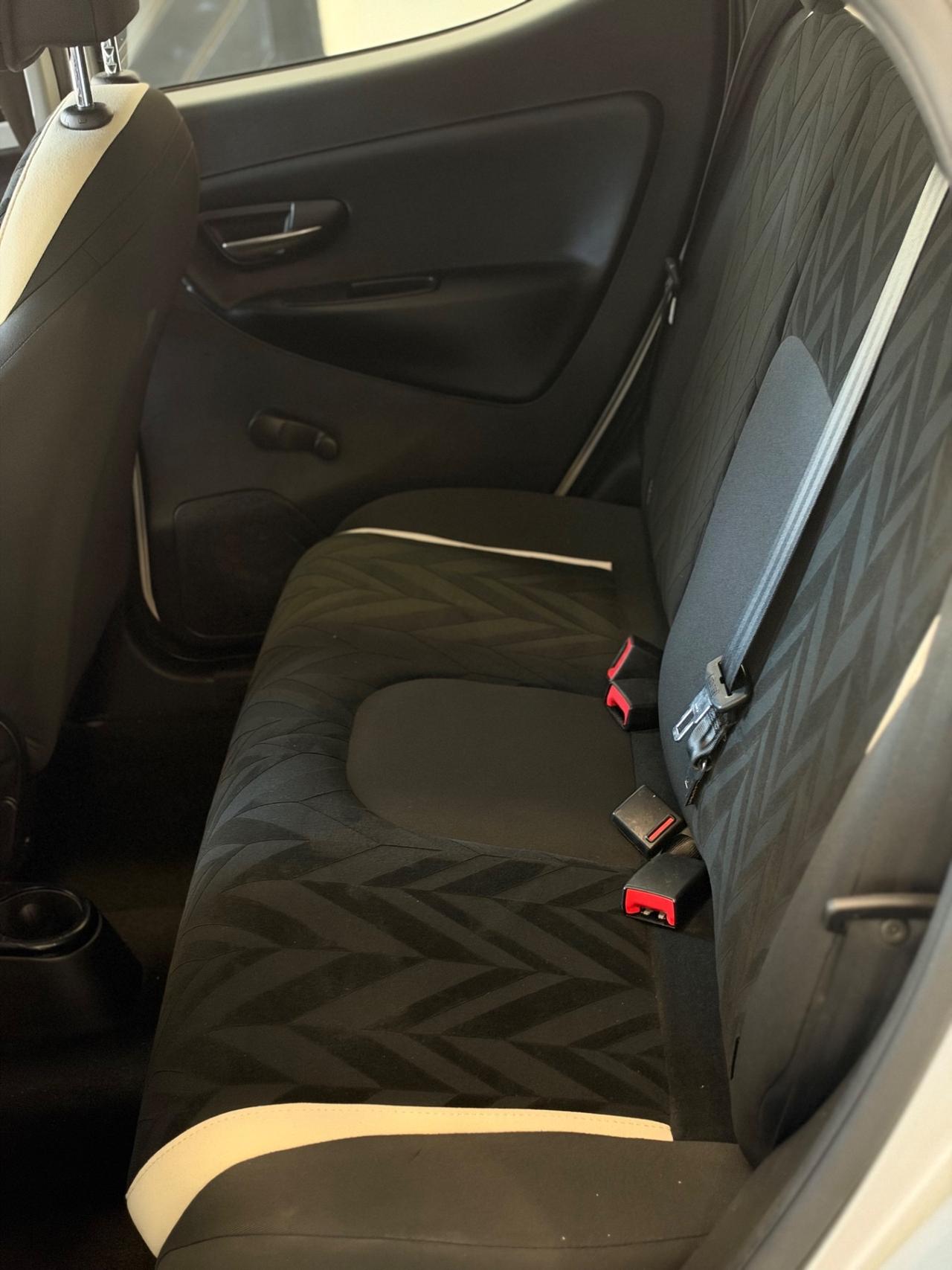 Lancia Ypsilon 1.2 69 CV 5 porte GPL Ecochic Silver