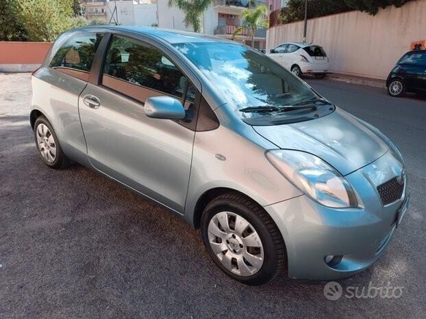 Toyota Yaris 1.0 3 porte Sol ideale per neo patent