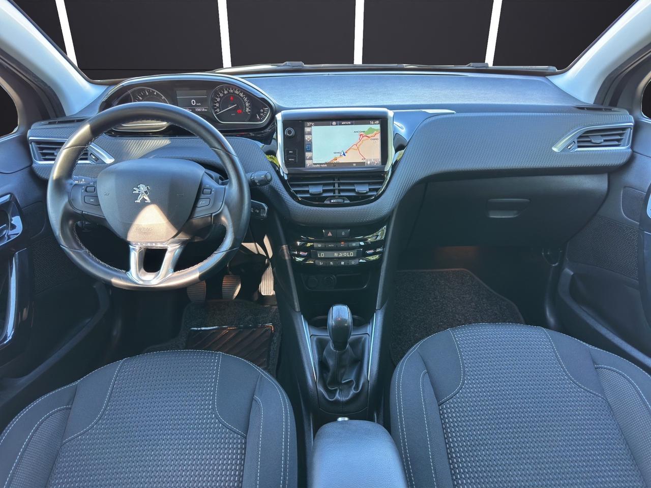Peugeot 208 PureTech 82 5 porte Allure BLACK LINE
