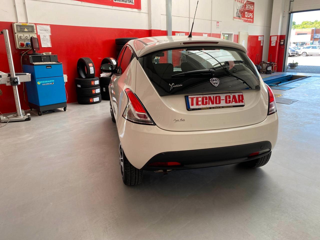 Lancia Ypsilon 1.2 69 CV 5 porte GPL Ecochic Silver
