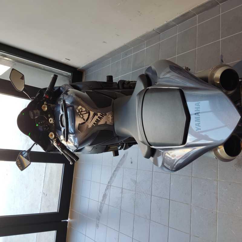 Yamaha YZF R1 - 2004