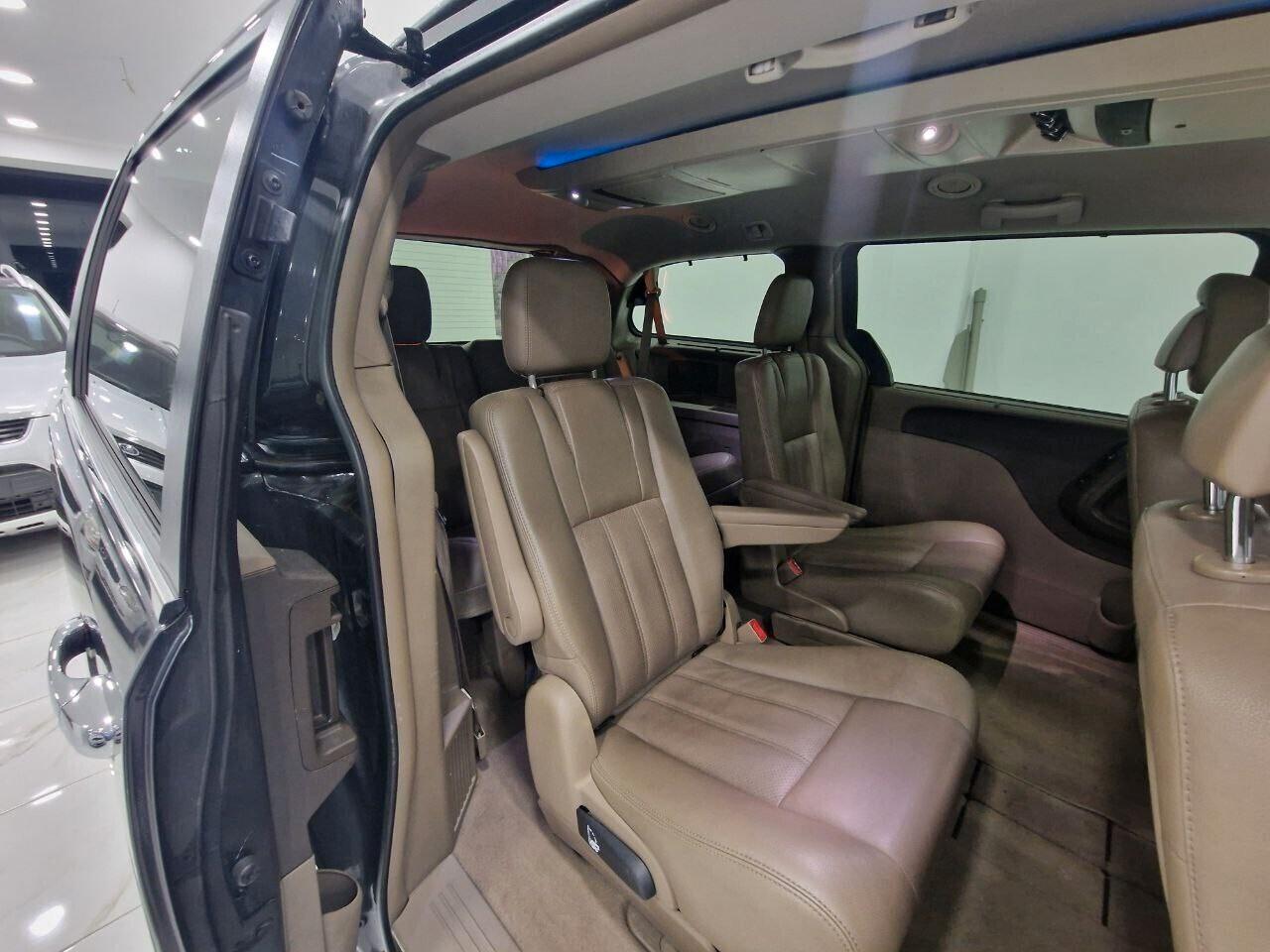 Lancia Voyager 2.8 Turbo diesel 163 CV. 7 Posti