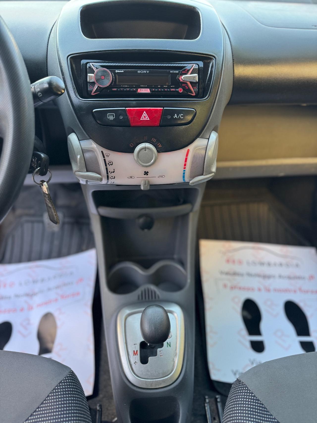 Peugeot 107 1.0 68CV 3p. Sweet Years 2Tronic