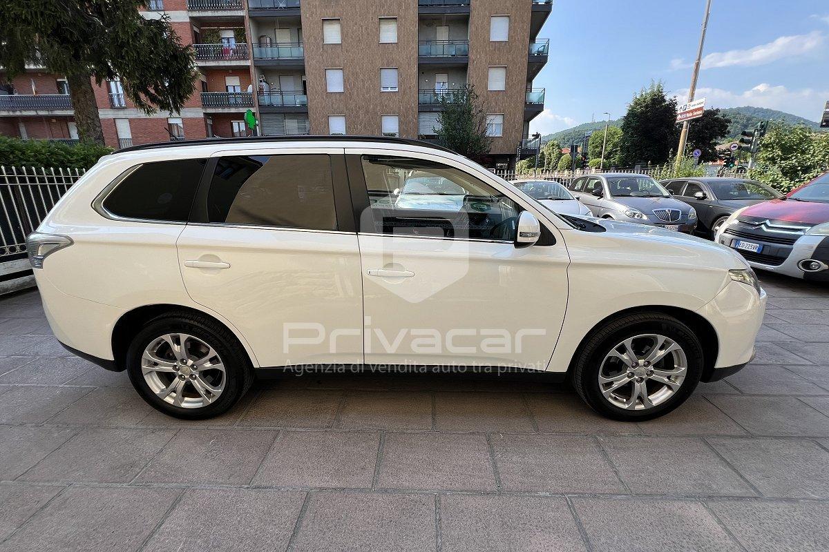 MITSUBISHI Outlander 2.2 DI-D 4WD Instyle 7p.