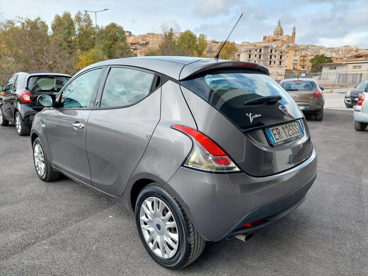 Lancia Ypsilon 1.2 69 CV 5 porte GPL Ecochic Gold