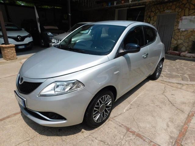 Lancia Ypsilon 1.2 69 CV 5 porte Platinum
