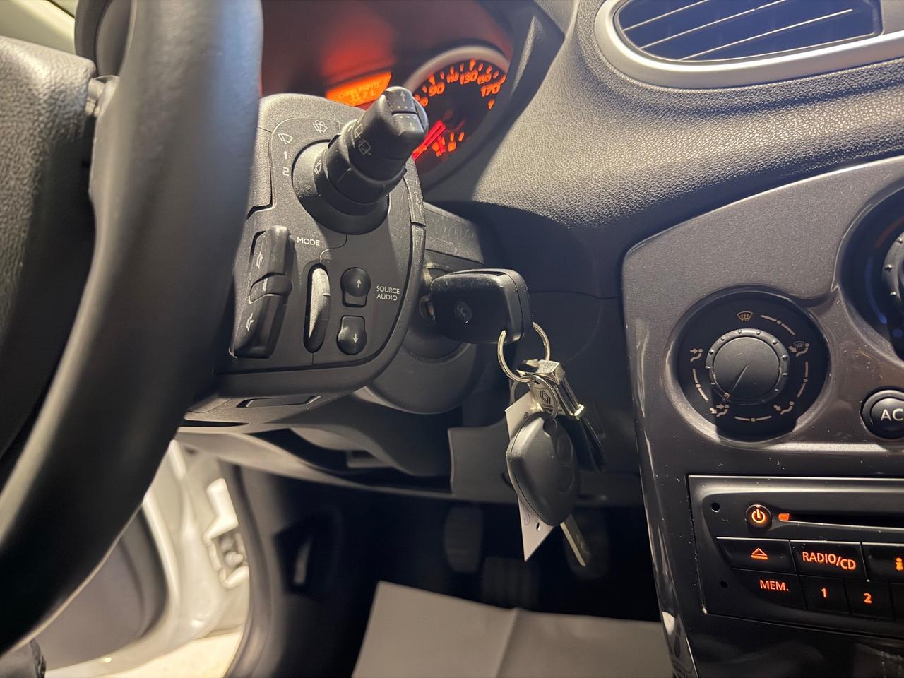 Renault Clio 1.2 5 porte GPL neopatentati 2012