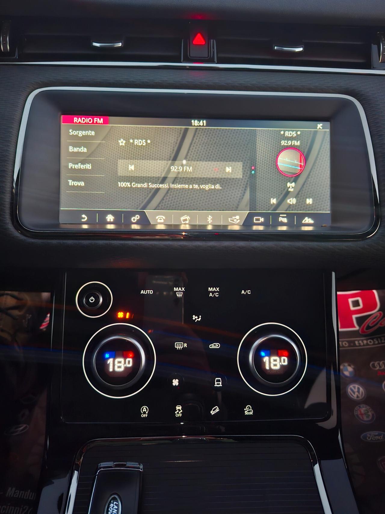 L. R. RANGE ROVER EVOQUE*R-DYNAMIC*TOTAL BLACK*LED*