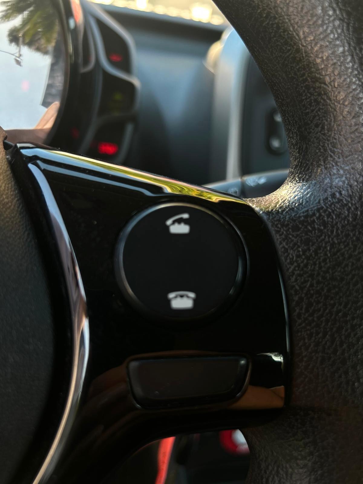 Peugeot 108 VTi 1.0 Benzina 68 cv5 porte