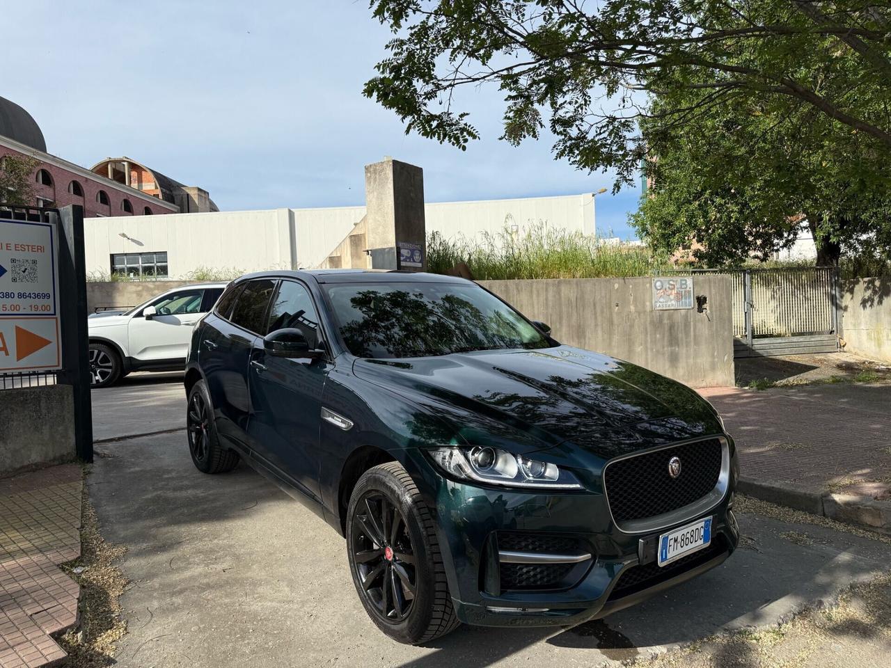 Jaguar F-Pace 2.0 R-Sport AWD 180 HP