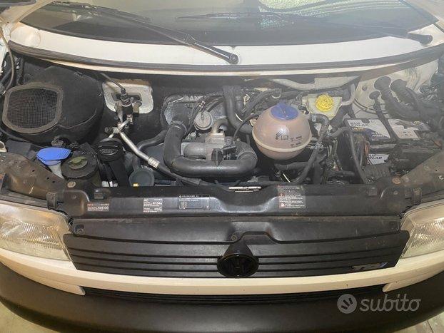 Volkswagen Transporter 2.5 TDI/88CV 9 Posti kombi