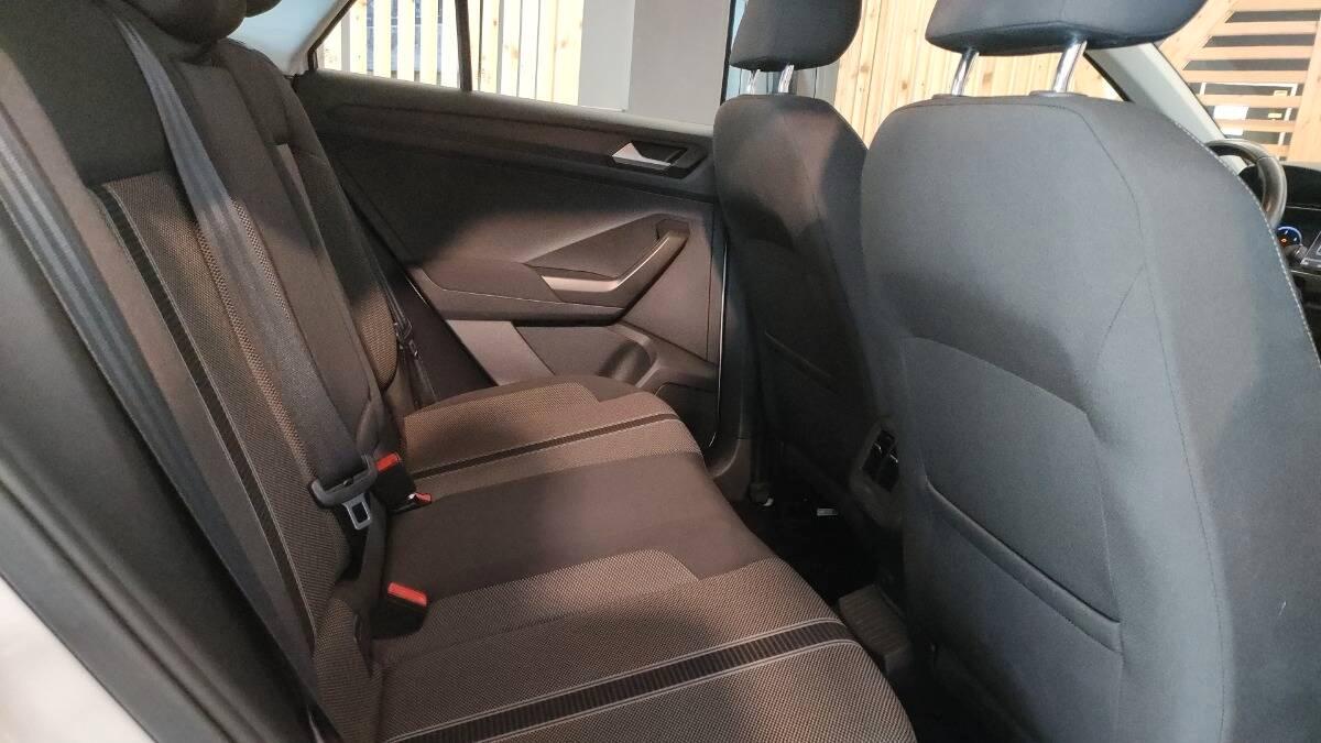 Volkswagen T-Roc 1.6 tdi Business