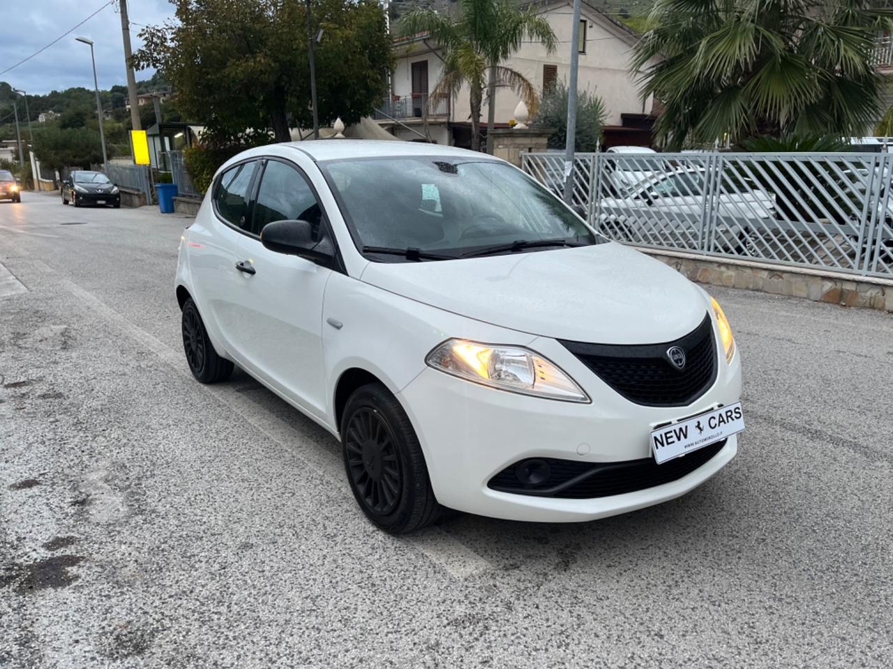 Lancia Ypsilon 1.0 FireFly 5 porte S&S Hybrid Ecochic Gold