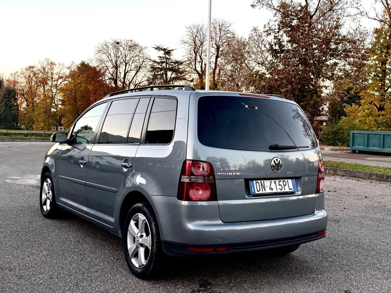 Volkswagen Touran 1.6 Conceptline