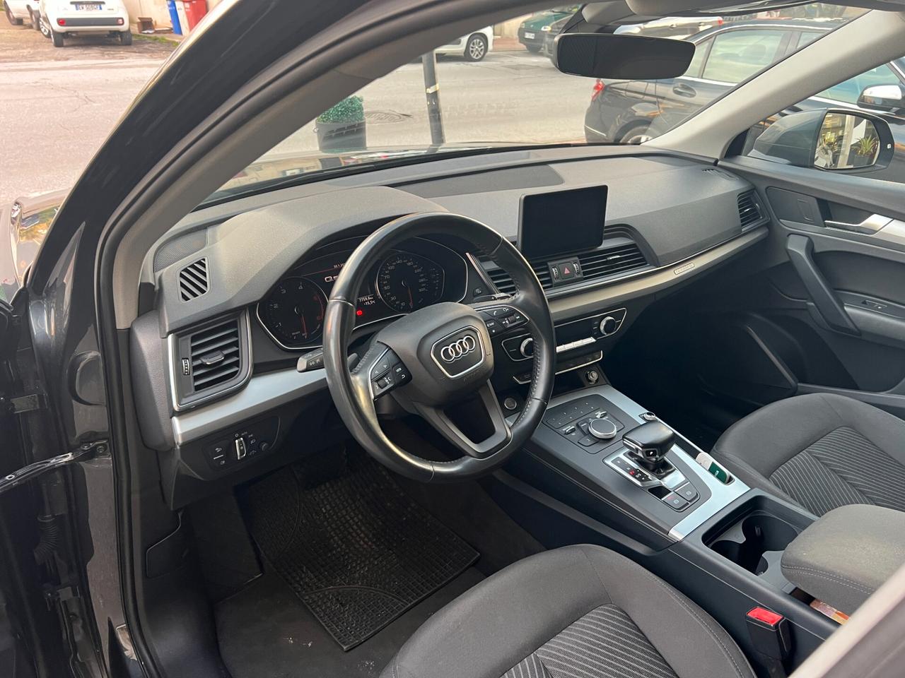 Audi Q5 40 TDI quattro S tronic Business Sport