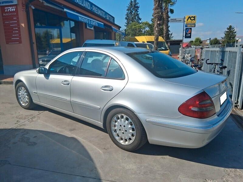 Mercedes-benz E 270 CDI cat Elegance