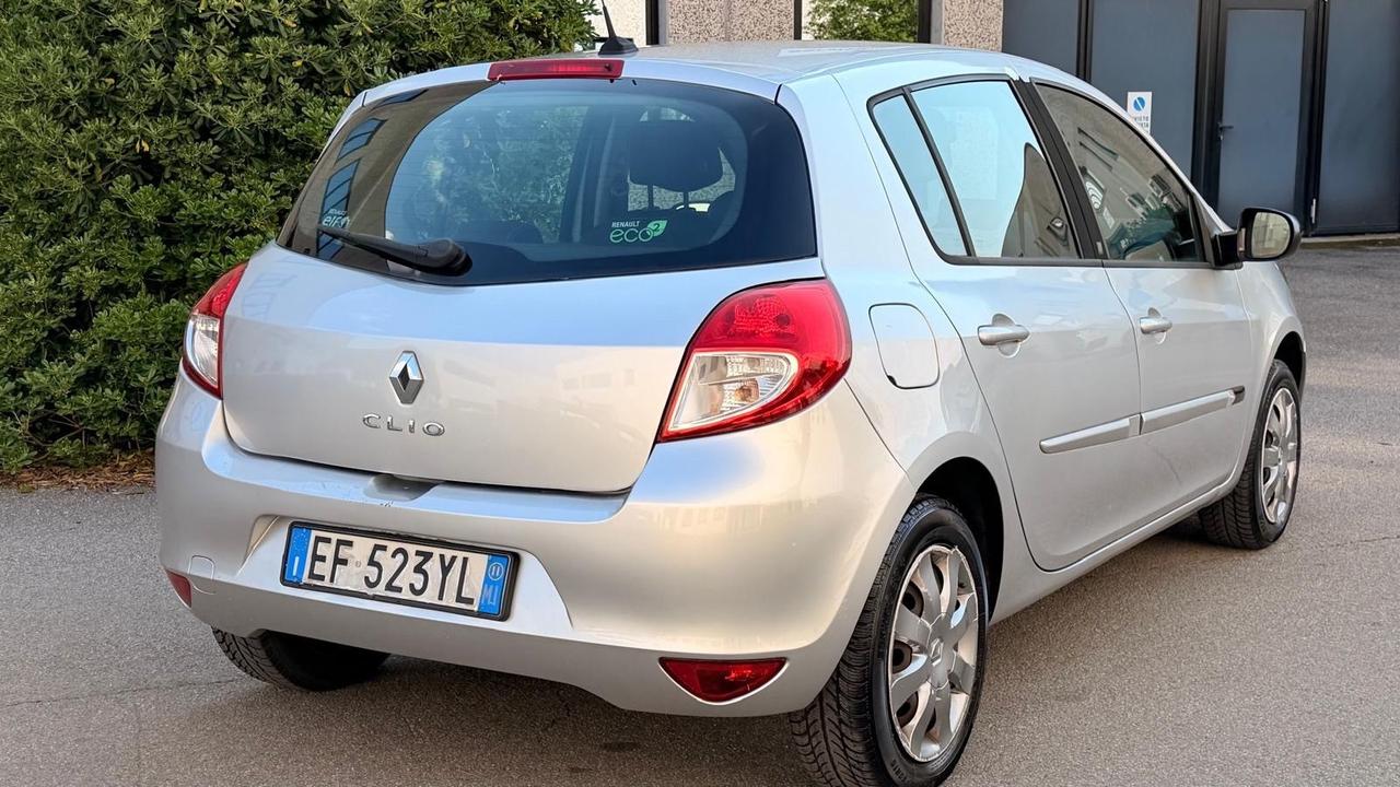 Renault Clio 1.2 16V 5 porte 20th Anniversario
