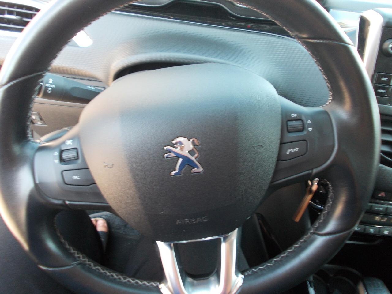 Peugeot 2008 12 PureTech Allure-KM57711 SI NEOPATENTATI